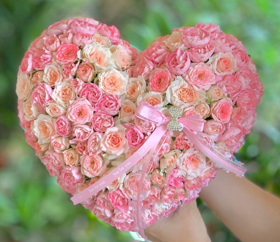 ハートのフラワーアレンジメント【満足度No.1 豪華ギフトなら